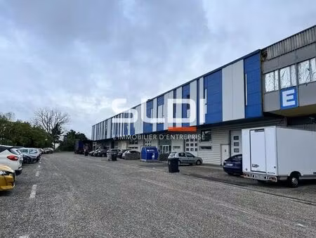 location local d'activités 1 060 m²