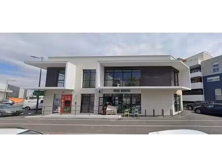 location local d'activités 149 m²