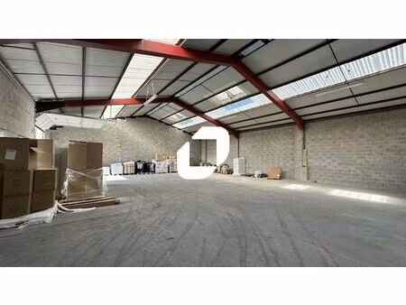 location local d'activités 257 m²