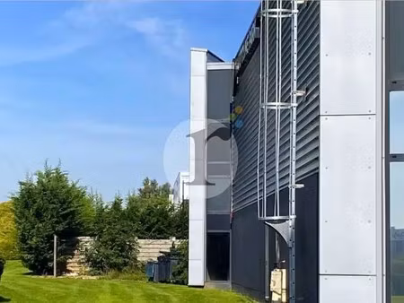 location local d'activités 444 m²