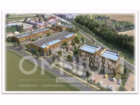 location local d'activités 18 m² à 6 828 m²