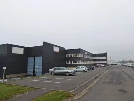 location local d'activités 2 585 m²