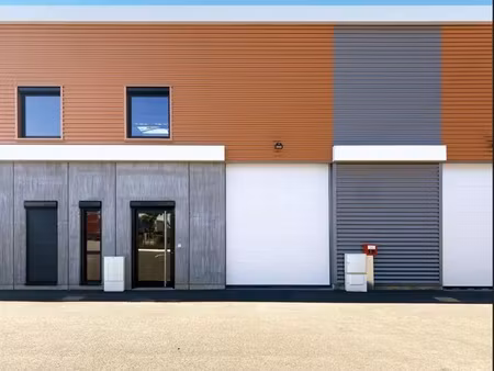 location local d'activités 203 m²