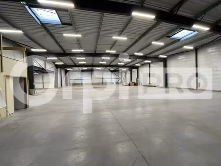 location local d'activités 1 327 m²