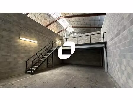 location local d'activités 218 m²