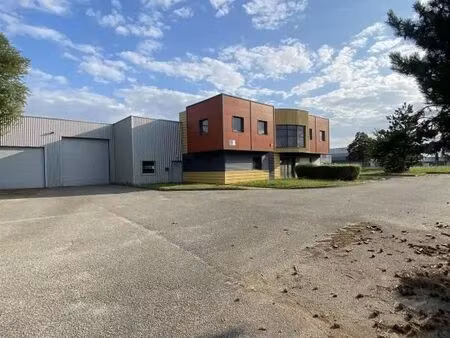 location local d’activités vernouillet 28500 939m²