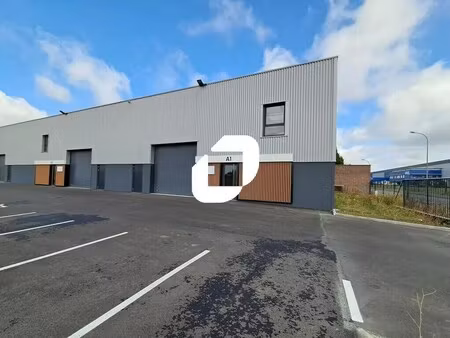 location local d'activités 181 m² à 362 m²