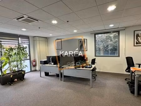 location bureaux 176 m²