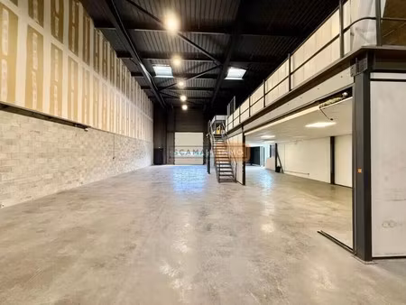 location entrepôt 450 m²