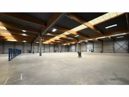 location entrepôt 1 600 m² à 4 850 m²