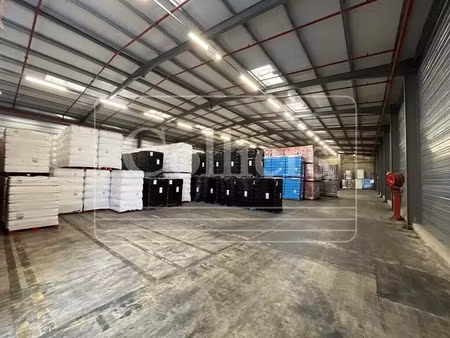 location entrepôt 1 435 m²