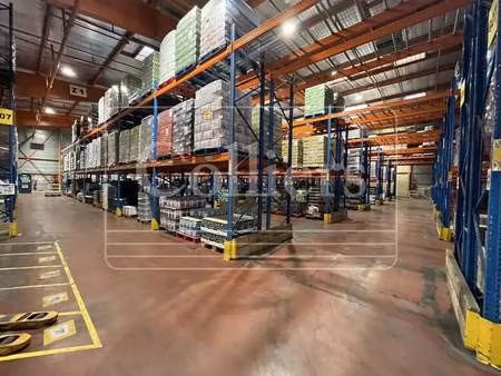 location entrepôt 15 173 m²