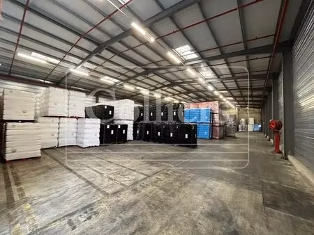 location entrepôt tarascon 13150 1435m²