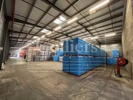 location entrepôt tarascon 13150 4615m²