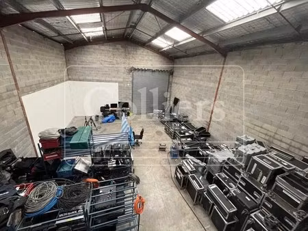 location local d'activités 336 m²