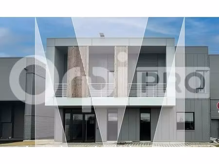 location local d'activités 804 m²