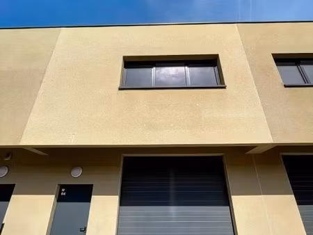 location local d'activités 70 m² à 1 544 m²