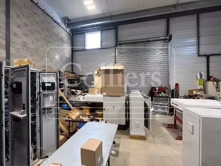 location local d’activités gardanne 13120 303m²