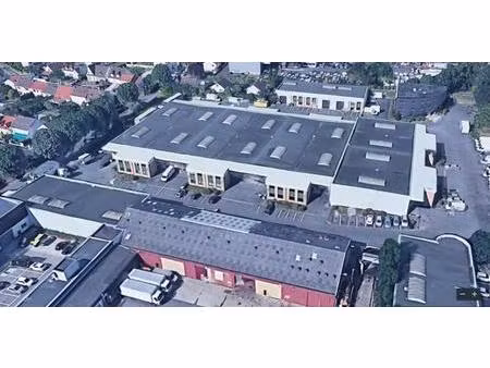 location local d'activités 374 m² à 749 m²