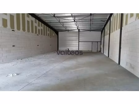 location local d'activités 250 m²