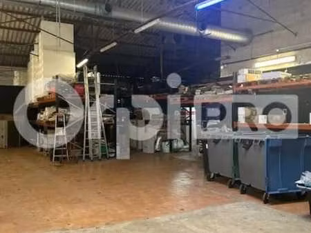 location local d'activités 300 m²