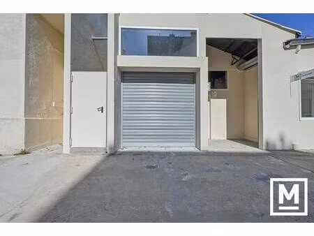 location local d'activités 450 m² à 1 000 m²