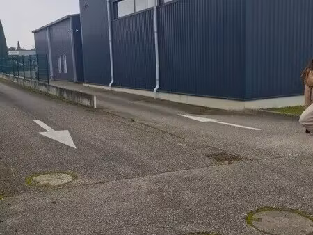 location local d’activités vaulx milieu 38090 155m²