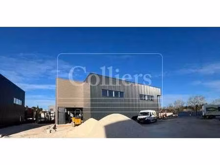 location local d'activités 675 m²