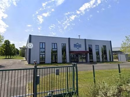 location local d'activités 2 016 m²