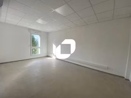 location bureaux 235 m²
