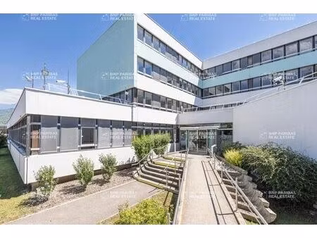 location bureaux 12 m² à 1 265 m²