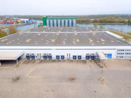 location entrepôt 13 240 m²