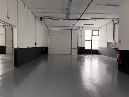 location entrepôt 174 m²