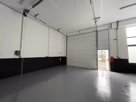 location entrepôt 390 m²