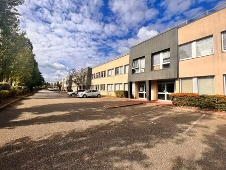 location local d’activités coignieres 78310 443m² à 1347m²