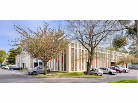 location local d’activités 449m² à 2307m²