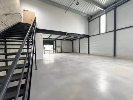 location local d’activités eragny 95610 371m² à 742m²