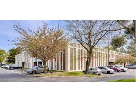 location local d'activités 298 m² à 1 758 m²