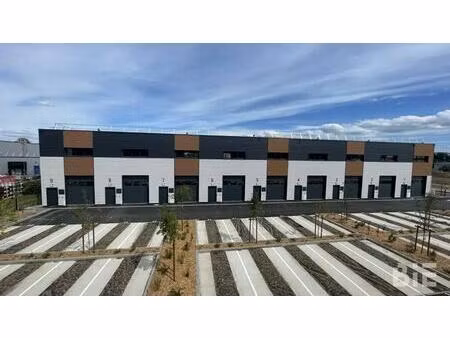 location local d'activités 127 m² à 2 413 m²