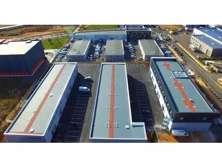 location local d'activités 102 m² à 625 m²