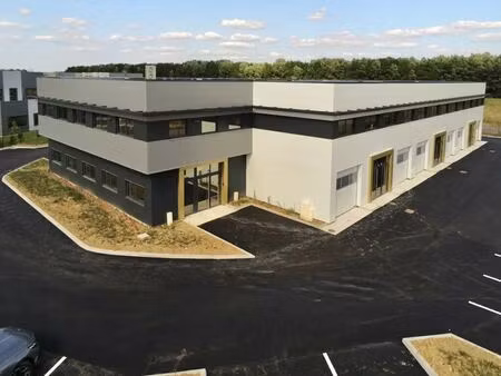 location local d'activités 125 m² à 445 m²