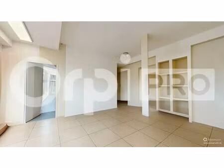 location bureaux 90 m²