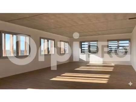 location bureaux 120 m²