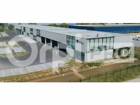 location bureaux 987 m²