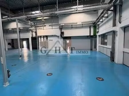 location entrepôt 1 800 m²
