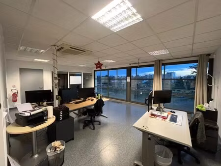 location bureaux 106 m²