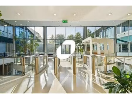 location bureaux 142 m² à 1 301 m²