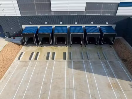 location entrepôt 6 251 m²