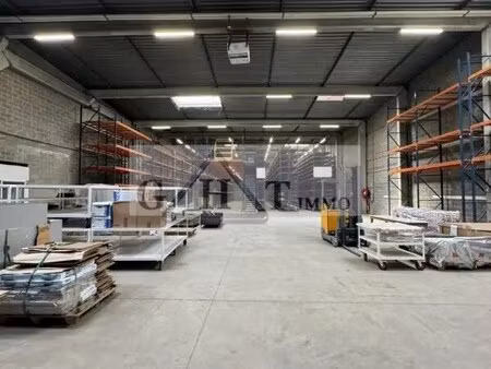 location entrepôt 1 504 m²
