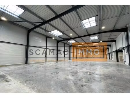 location entrepôt 3 600 m²